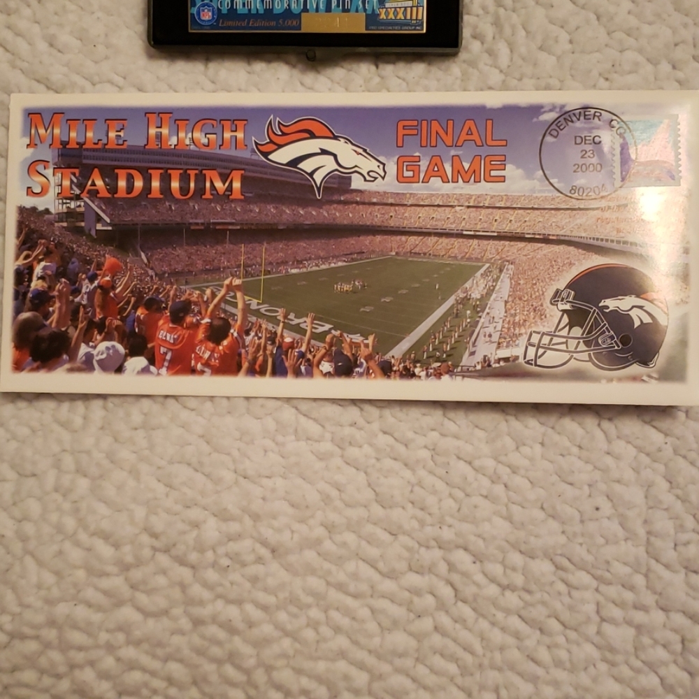 Broncos memorabilia - Picture 3 of 7